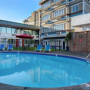 Days By Wyndham Victoria Airport Motel